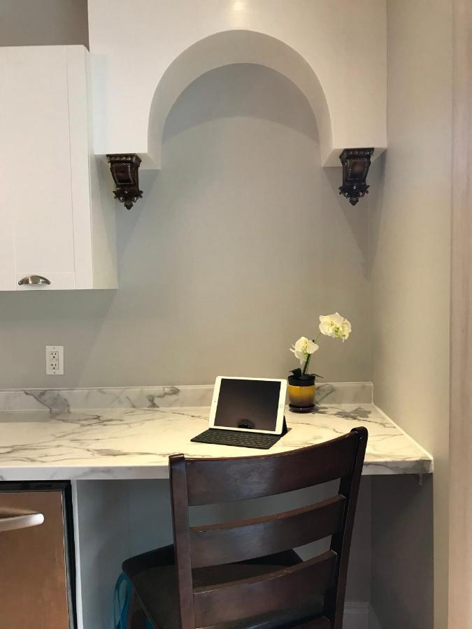 Ottawa Downtown Executive Apartment Retreat With Private Balcony Near Bank Street - Sleep Max 2 外观 照片