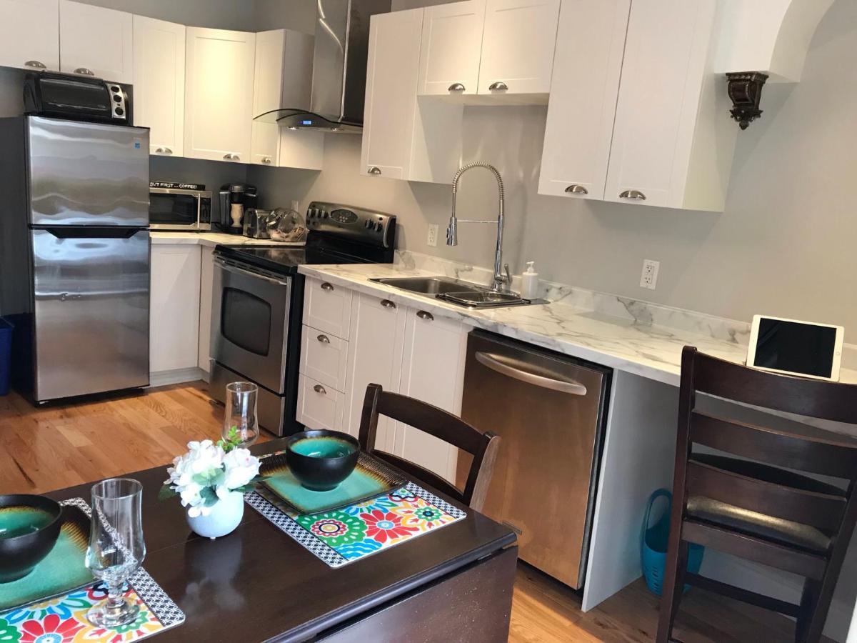 Ottawa Downtown Executive Apartment Retreat With Private Balcony Near Bank Street - Sleep Max 2 外观 照片