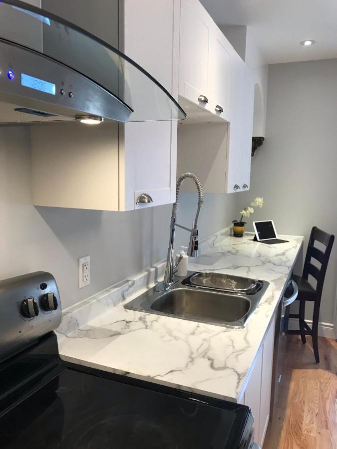 Ottawa Downtown Executive Apartment Retreat With Private Balcony Near Bank Street - Sleep Max 2 外观 照片